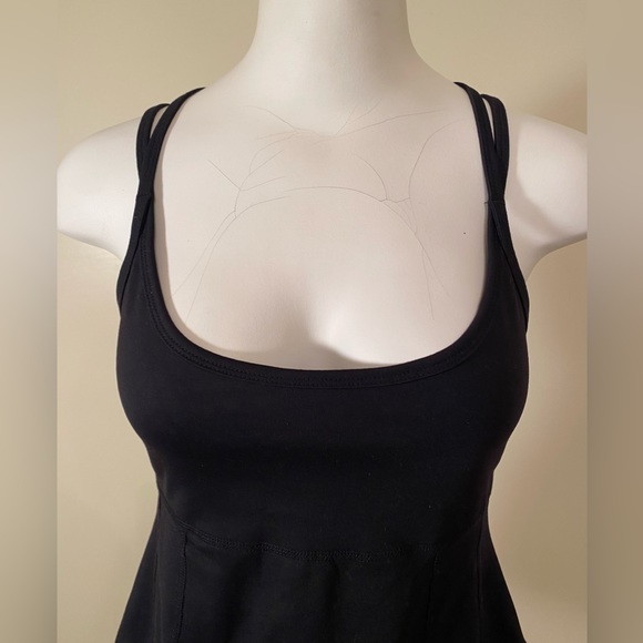 Tonic Active Yoga Top with Built in Shelf Bra Size Medium in EUC - Picture 2 of 9